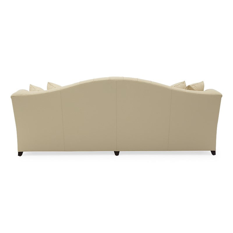 أريكة بتصميم كلاسيكي راقي