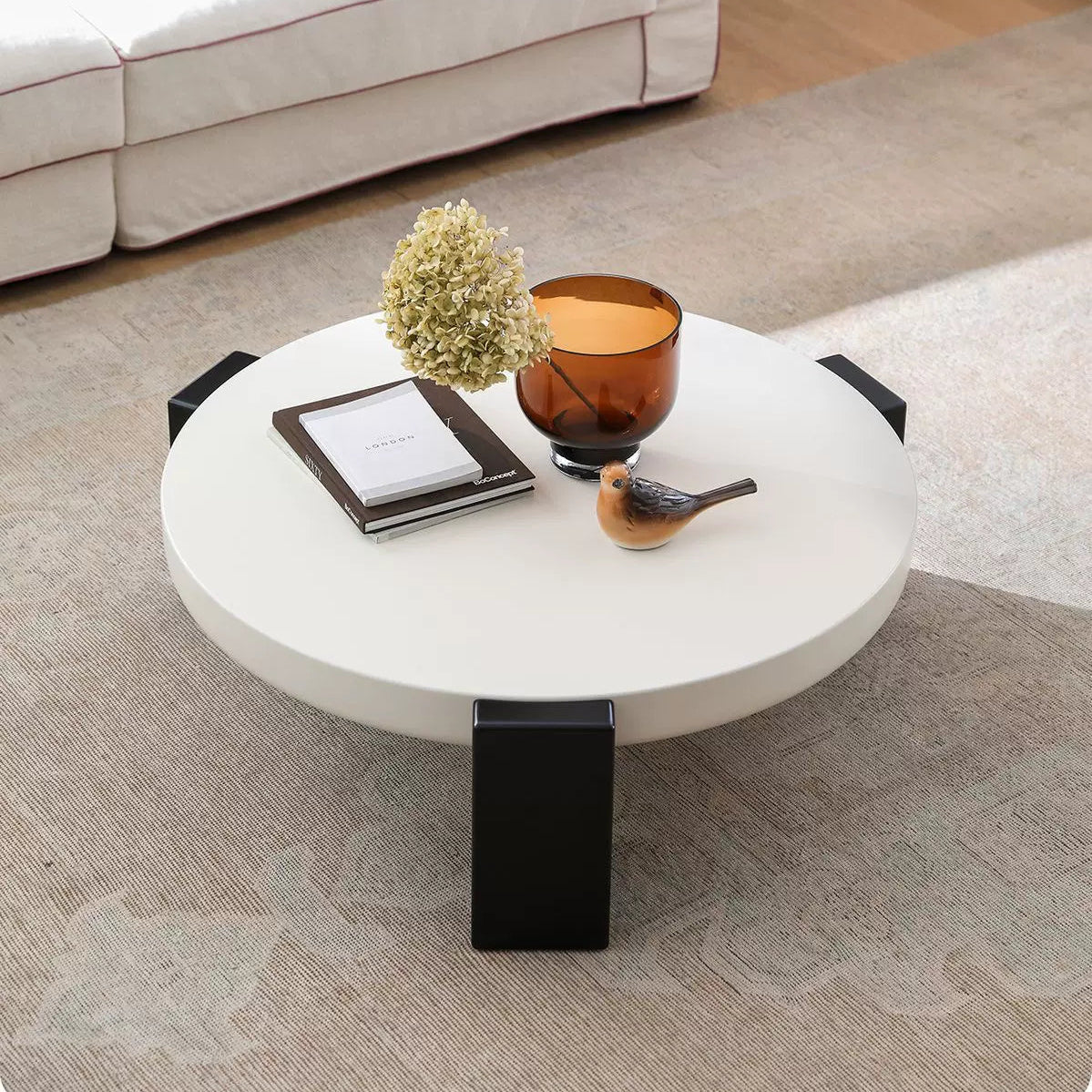 طاولة لوميرا العصرية