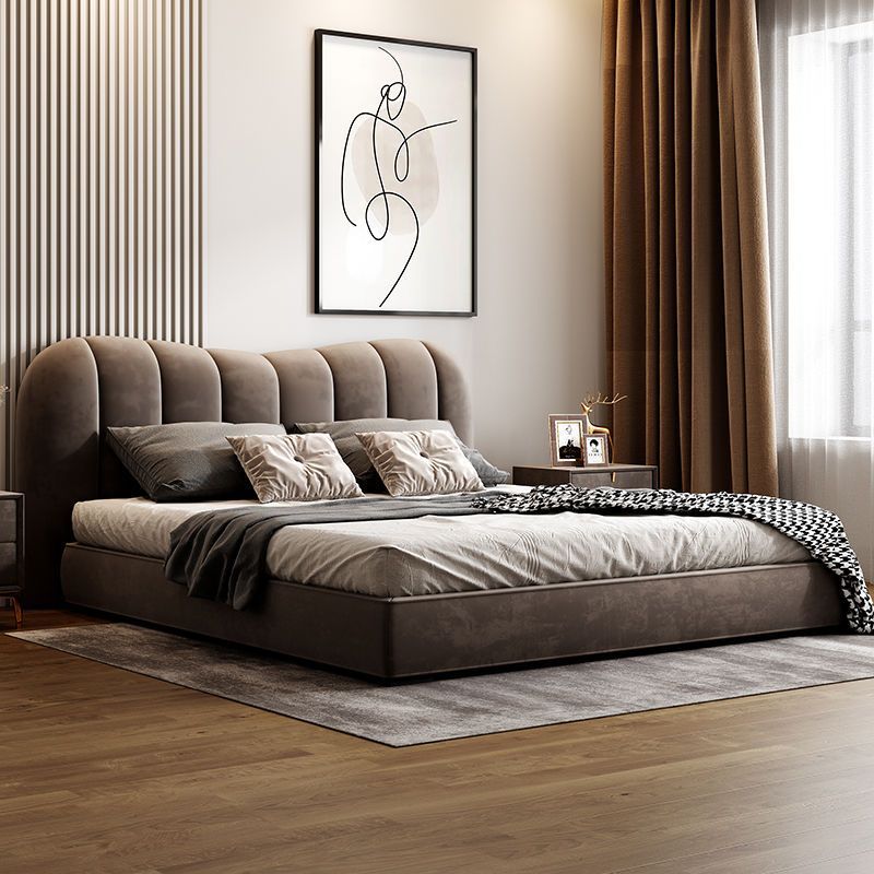 سرير بتصميم حديث