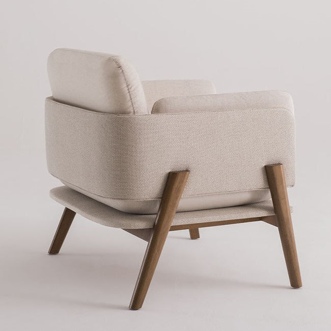 كرسي بتصميم إيطالي راقي