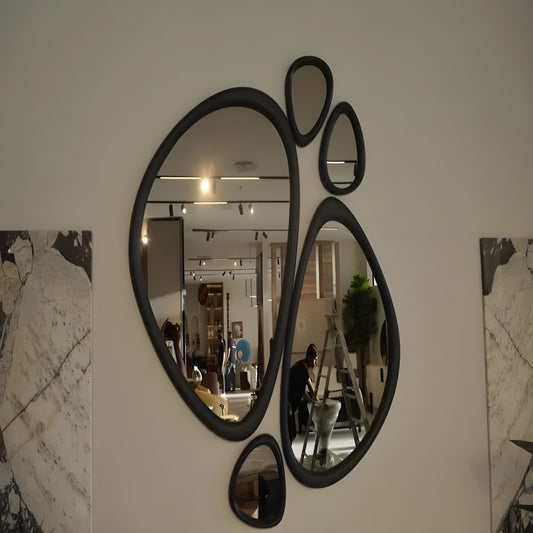 مرايا مونارا  ساحرة